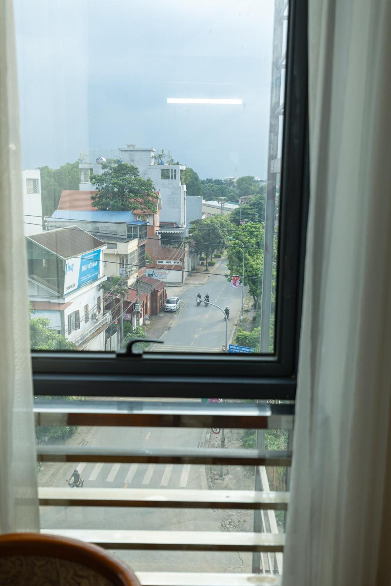 Hoang Gia Hotel Dong Anh Exterior photo