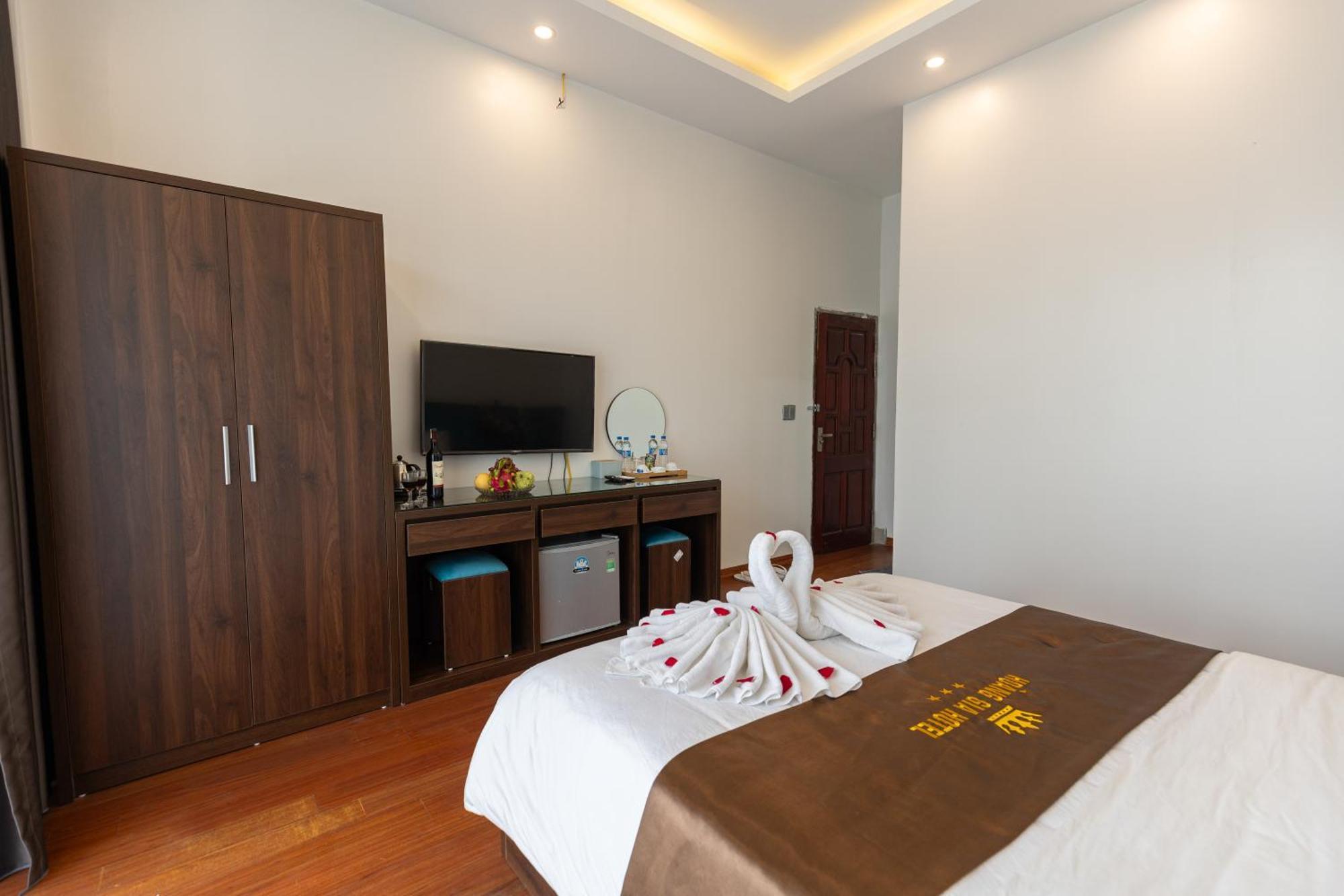 Hoang Gia Hotel Dong Anh Exterior photo